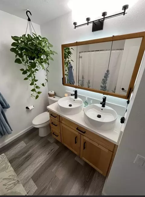 Bath - 1809 Sycamore Ln, Davis, CA 95616 photo 1 of 3