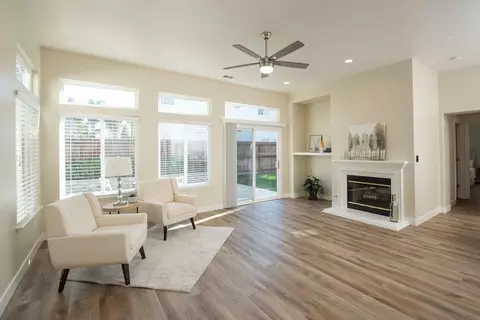 Living - 1582 Churcher Dr, Manteca, CA 95337 photo 5 of 6