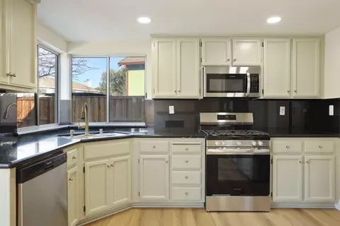 1125 Yorkshire Loop, Tracy, CA 95376 photo 9