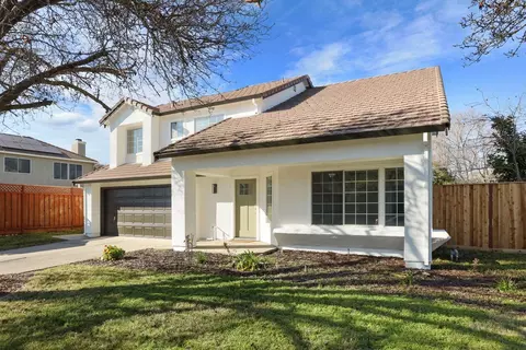 1125 Yorkshire Loop, Tracy, CA 95376 photo 2