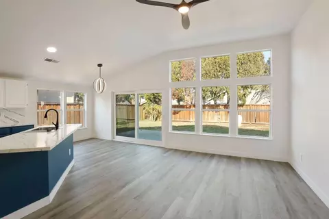 Living - 1575 Deer Run Ln, Tracy, CA 95376 photo 6 of 8