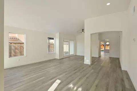 Living - 1575 Deer Run Ln, Tracy, CA 95376 photo 3 of 8