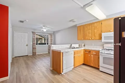 1707 Olympic Dr #10, Davis, CA 95616 photo 9
