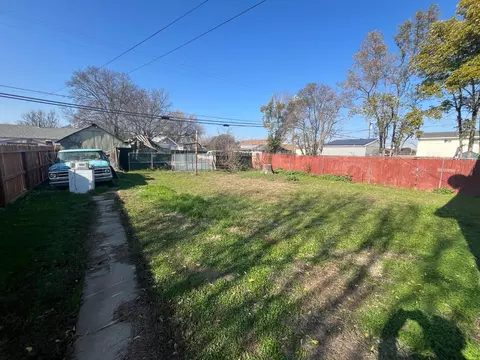 Exterior - 329 S Butte St, Willows, CA 95988 photo 3 of 4