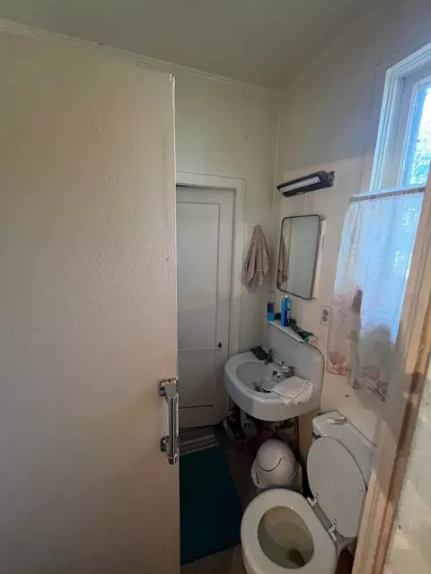 Bath - 329 S Butte St, Willows, CA 95988 photo 1 of 1