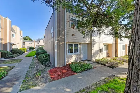 Exterior - 7032 Fair Oaks Blvd #3, Carmichael, CA 95608 photo 1 of 8