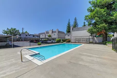 Exterior - 7032 Fair Oaks Blvd #3, Carmichael, CA 95608 photo 4 of 8