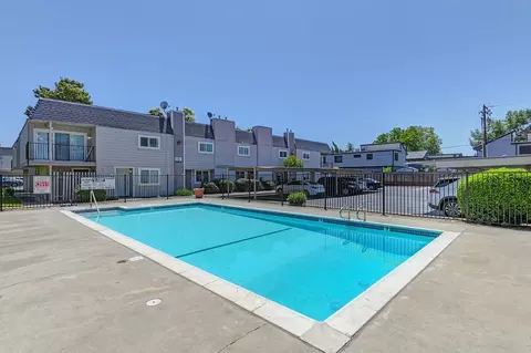 Exterior - 7032 Fair Oaks Blvd #3, Carmichael, CA 95608 photo 5 of 8