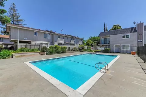 Exterior - 7032 Fair Oaks Blvd #3, Carmichael, CA 95608 photo 6 of 8