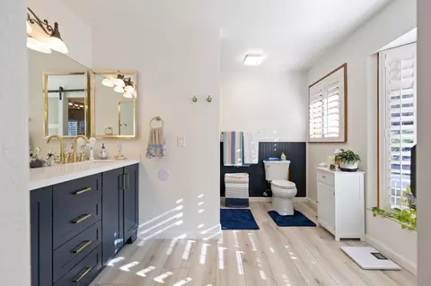 Bath - 2680 Cascade Trl, Cool, CA 95614 photo 3 of 5