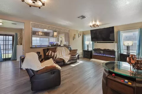 Living - 142 Kimble St, Modesto, CA 95354 photo 1 of 3