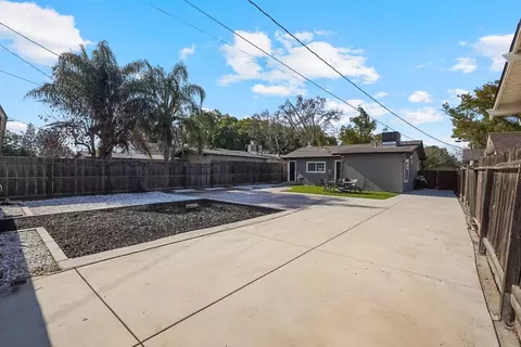 Exterior - 142 Kimble St, Modesto, CA 95354 photo 6 of 8