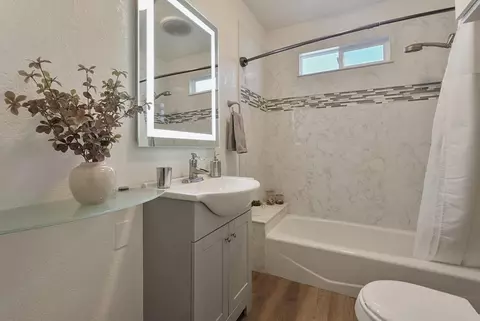 Bath - 142 Kimble St, Modesto, CA 95354 photo 1 of 1