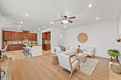 Living - 3016 Edgeview Dr, Modesto, CA 95355 photo 2 of 4
