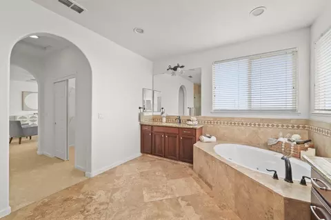 Entry Way - 3016 Edgeview Dr, Modesto, CA 95355 photo 8 of 10