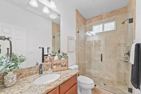 Bath - 3016 Edgeview Dr, Modesto, CA 95355 photo 2 of 7