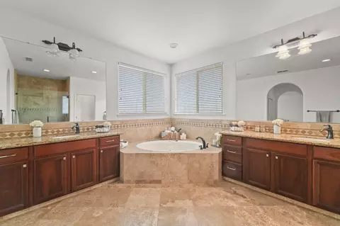 Bath - 3016 Edgeview Dr, Modesto, CA 95355 photo 4 of 7
