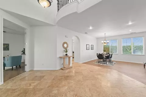 Entry Way - 3016 Edgeview Dr, Modesto, CA 95355 photo 5 of 10
