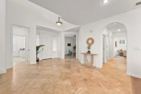 Entry Way - 3016 Edgeview Dr, Modesto, CA 95355 photo 4 of 10