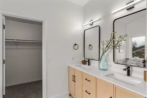 Bath - 4719 Pheasant Ct, Dublin, CA 94568 photo 7 of 9