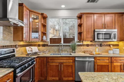 Kitchen - 4719 Pheasant Ct, Dublin, CA 94568 photo 5 of 5