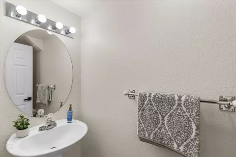 Bath - 4719 Pheasant Ct, Dublin, CA 94568 photo 1 of 9