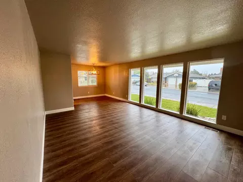 3328 Millwood Dr, Modesto, CA 95355 photo 7