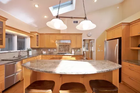 Kitchen - 27224 Meadowbrook Dr, Davis, CA 95618 photo 8 of 8