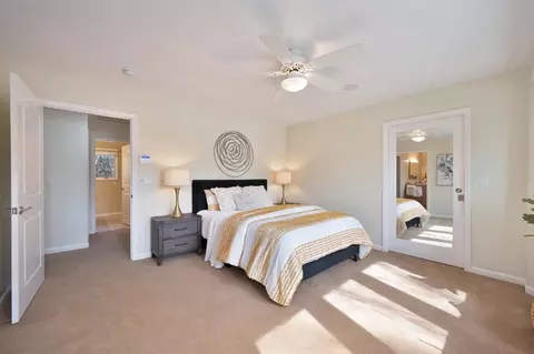 Bedroom - 27224 Meadowbrook Dr, Davis, CA 95618 photo 2 of 5