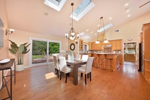 Dining - 27224 Meadowbrook Dr, Davis, CA 95618 photo 3 of 5