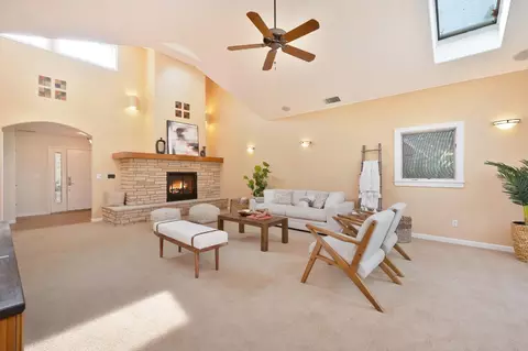 Living - 27224 Meadowbrook Dr, Davis, CA 95618 photo 2 of 6