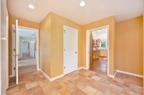 Entry Way - 27224 Meadowbrook Dr, Davis, CA 95618 photo 6 of 10