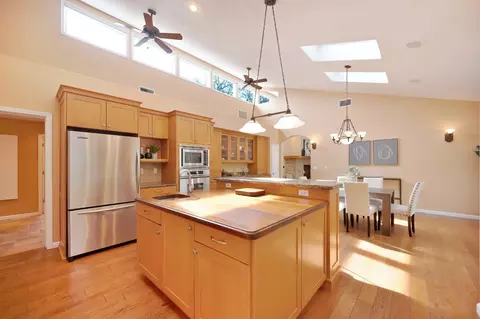 Kitchen - 27224 Meadowbrook Dr, Davis, CA 95618 photo 3 of 8