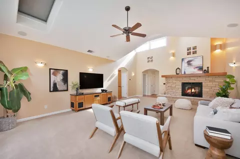 Living - 27224 Meadowbrook Dr, Davis, CA 95618 photo 3 of 6