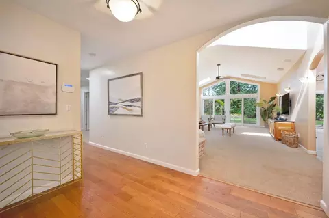 Entry Way - 27224 Meadowbrook Dr, Davis, CA 95618 photo 3 of 10