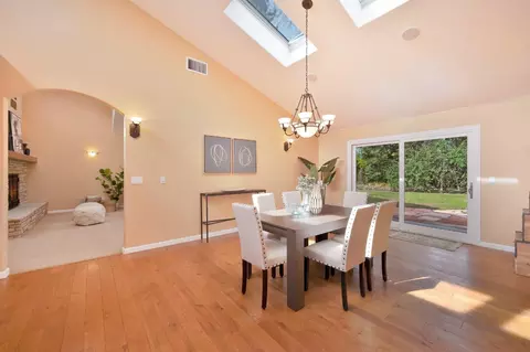 Dining - 27224 Meadowbrook Dr, Davis, CA 95618 photo 4 of 5