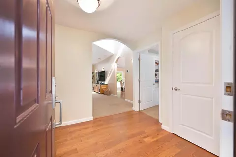 Entry Way - 27224 Meadowbrook Dr, Davis, CA 95618 photo 2 of 10
