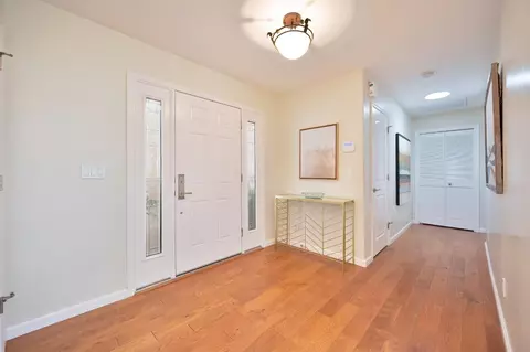 Entry Way - 27224 Meadowbrook Dr, Davis, CA 95618 photo 4 of 10