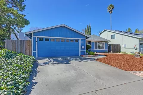 723 Christie Ct, Davis, CA 95618 photo 3