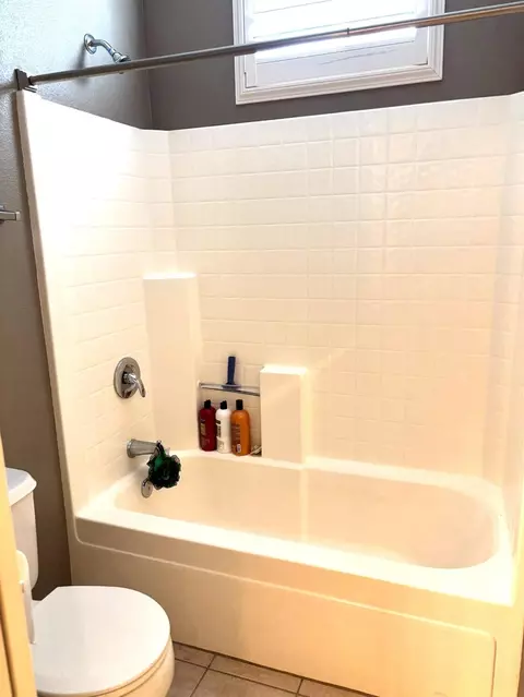 Bath - 4423 E Tuolumne Rd, Denair, CA 95316 photo 4 of 4
