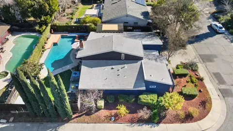 View/Area - 727 Barcelona Ave, Davis, CA 95616 photo 3 of 8