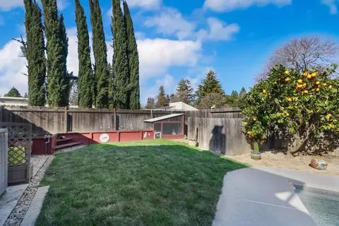 Exterior - 727 Barcelona Ave, Davis, CA 95616 photo 12 of 17