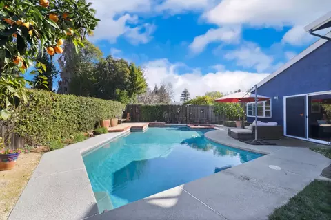 Exterior - 727 Barcelona Ave, Davis, CA 95616 photo 5 of 17