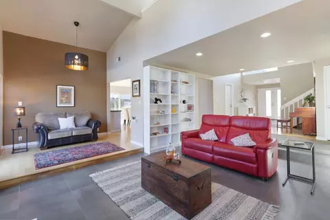Living - 727 Barcelona Ave, Davis, CA 95616 photo 9 of 10