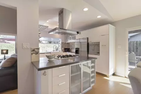 Kitchen - 727 Barcelona Ave, Davis, CA 95616 photo 2 of 7