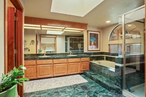 Bath - 29423 S Chrisman Rd, Tracy, CA 95304 photo 4 of 7