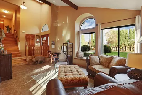 Living - 29423 S Chrisman Rd, Tracy, CA 95304 photo 5 of 11