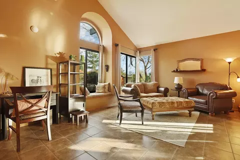Living - 29423 S Chrisman Rd, Tracy, CA 95304 photo 4 of 11
