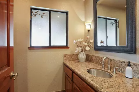 Bath - 29423 S Chrisman Rd, Tracy, CA 95304 photo 1 of 7