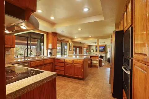 Kitchen - 29423 S Chrisman Rd, Tracy, CA 95304 photo 1 of 7